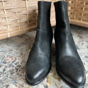 Wedge mat leather boot size 37